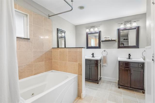 Building Photo - 2016 Pembrooke Pl