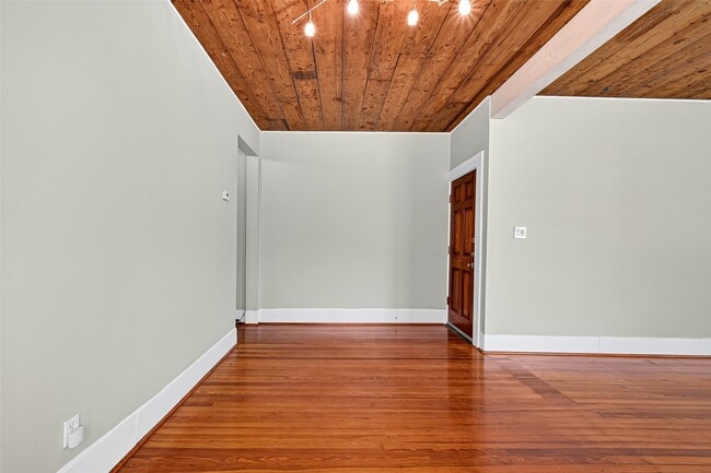 Building Photo - 711 Fargo St