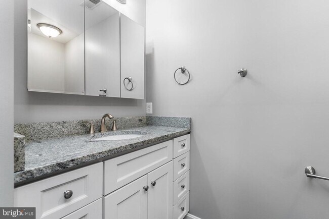 Building Photo - 1330 S Charles St