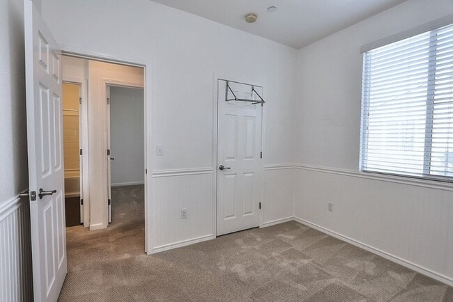 Building Photo - High Demand Park Place Home for Rent!