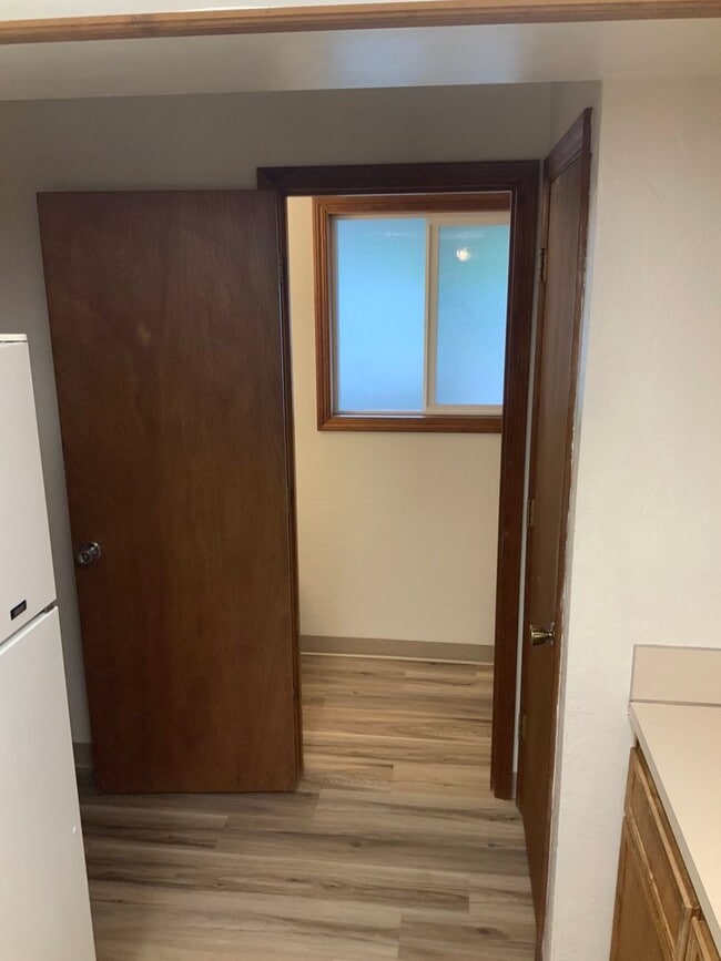 Building Photo - 2 Bedroom Duplex in Cal Young Neighborhood