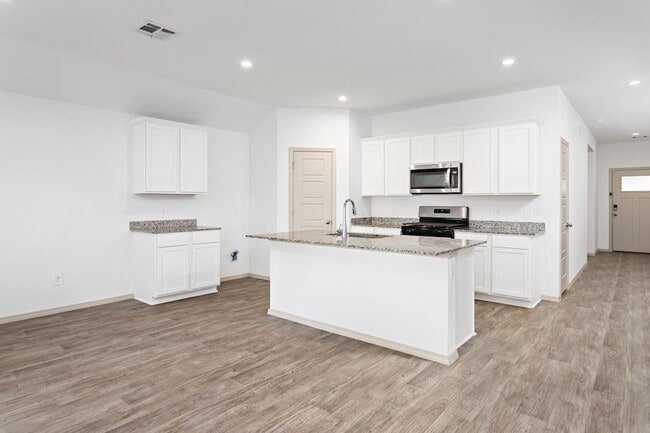 Building Photo - 6715 Riplee St