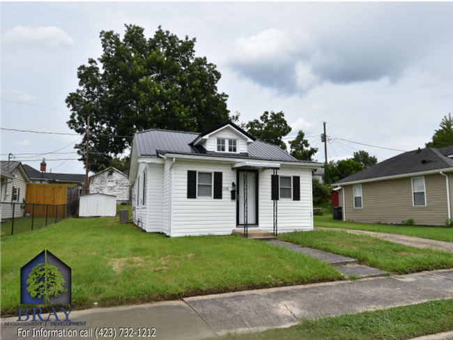 Building Photo - 1358 Willow St