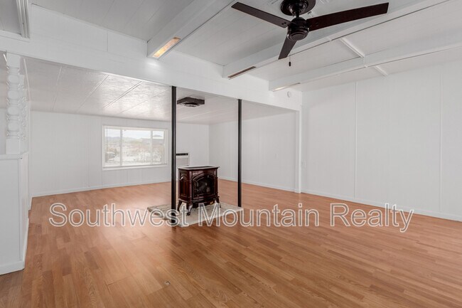 Building Photo - 29967 N Sandridge Dr