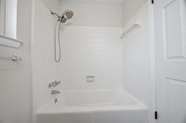 Building Photo - "Charming 4-Bedroom Shalimar Retreat- Power Included With Rent!"