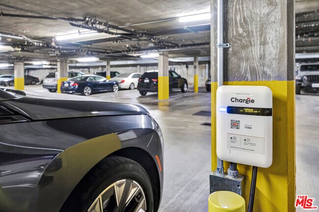 Building Photo - 4477 Woodman Ave