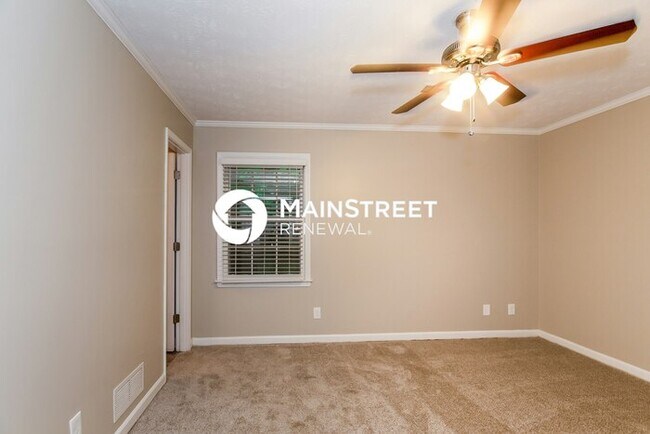 Building Photo - 3 Bedroom Pet-Friendly Home in Covington, GA with Main Street Renewal