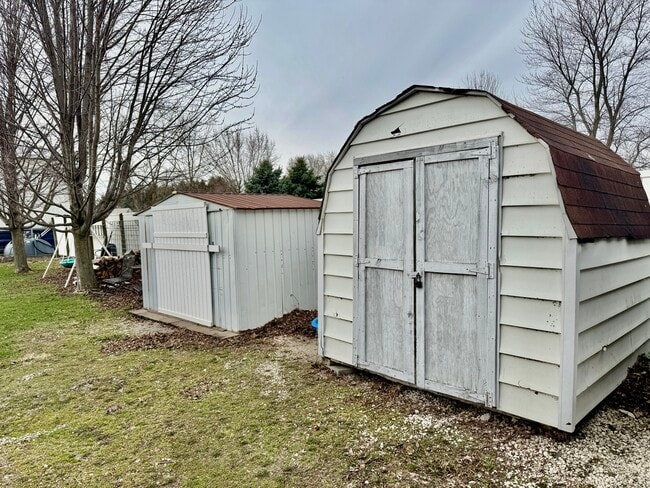 Building Photo - 50W 353 Old State Rd