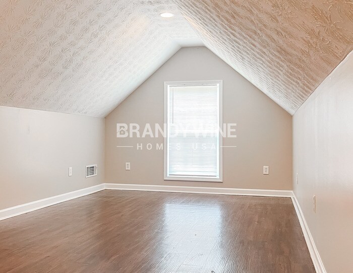 Building Photo - 155 Jennifer Ln