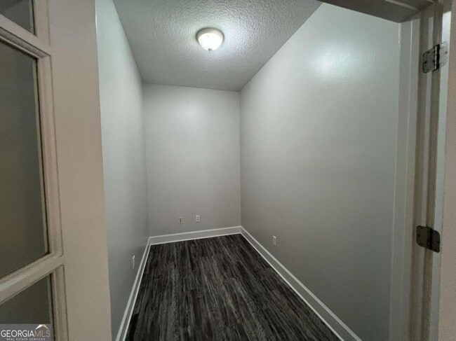 Building Photo - 203 Waters Edge Dr