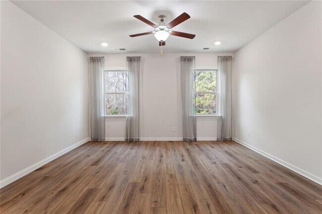 Building Photo - 7595 Tiberon Pkwy