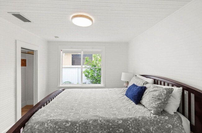 Building Photo - 3477 Hibiscus St