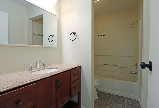 Building Photo - 7701 Flynnway Dr