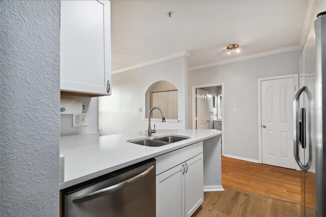 Building Photo - 5000 Culbreath Key Way