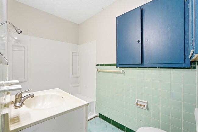 Building Photo - 1759 S Park