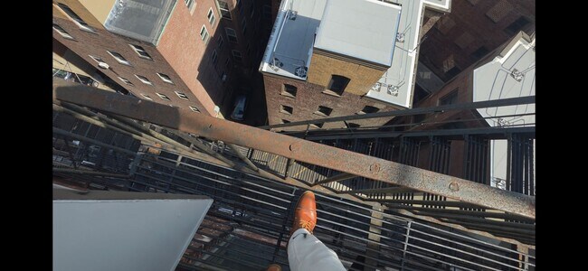 Building Photo - 1126 Boylston St
