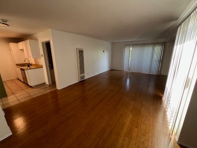 Building Photo - 409 Burchett St