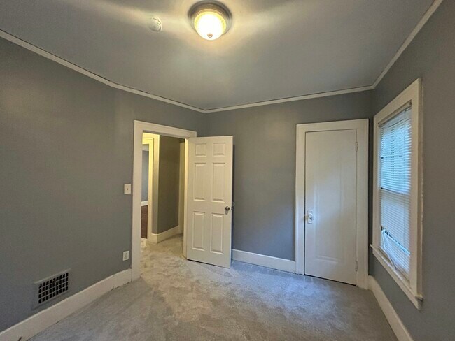 Building Photo - 16930 Santa Rosa Dr