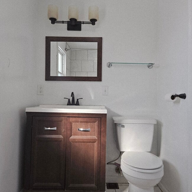 Building Photo - 35 Buffalo St