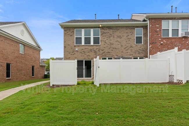 Building Photo - 15648 Canmore St