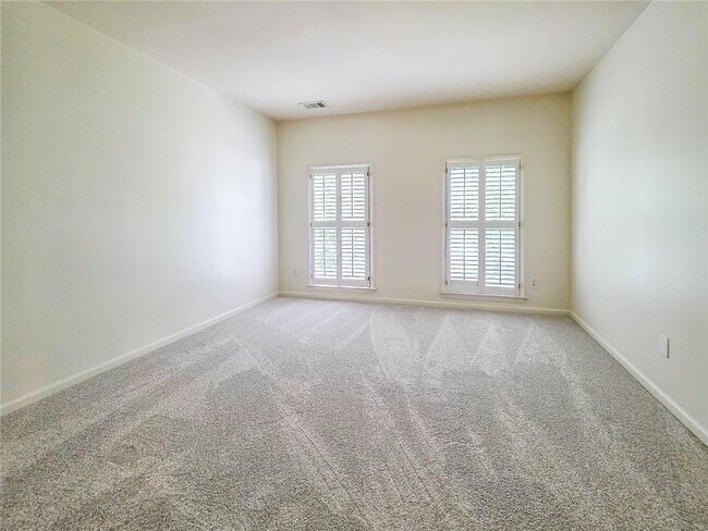 Building Photo - 2502 Oak Hill Overlook
