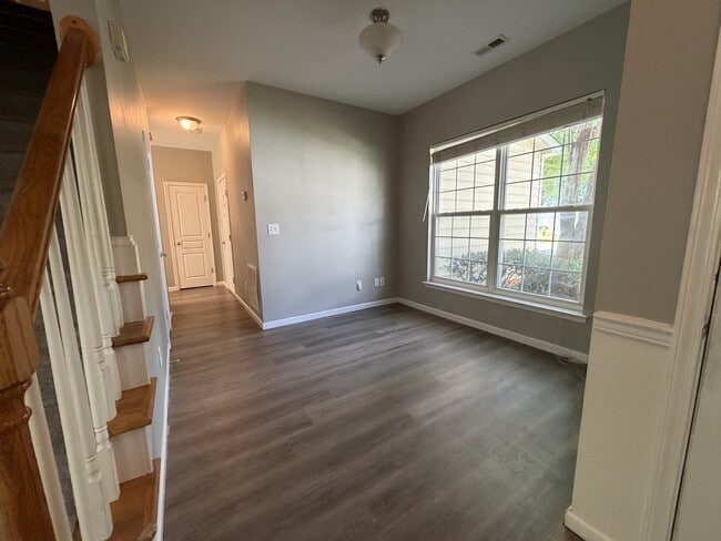 Building Photo - 6350 Morningview Ct