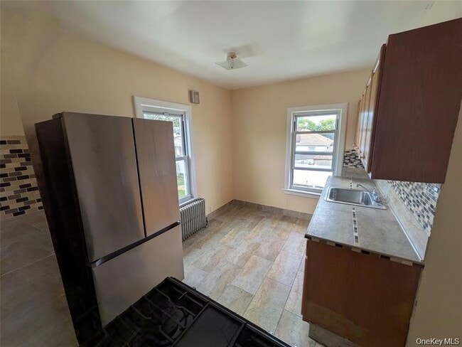 Building Photo - 257-15 148th Ave