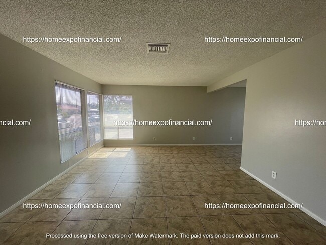 Building Photo - Nice Home For Rent - Duplex with private yard