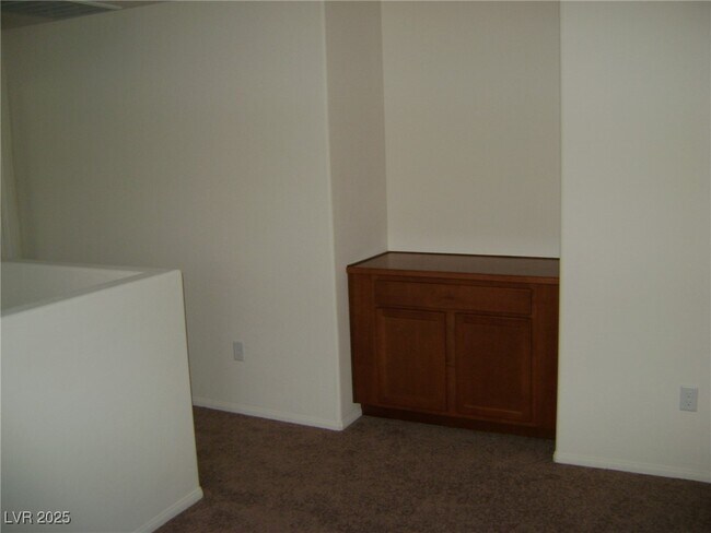 Building Photo - 793 Looking Bear Ct
