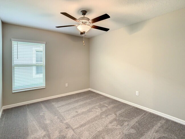 Building Photo - Beautiful 4 bedroom 2.5 bathroom Single Family House! Like new!