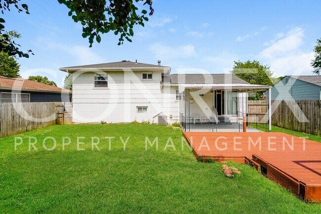 Building Photo - Beautiful 3 Bedroom Multi Level Home in Co...
