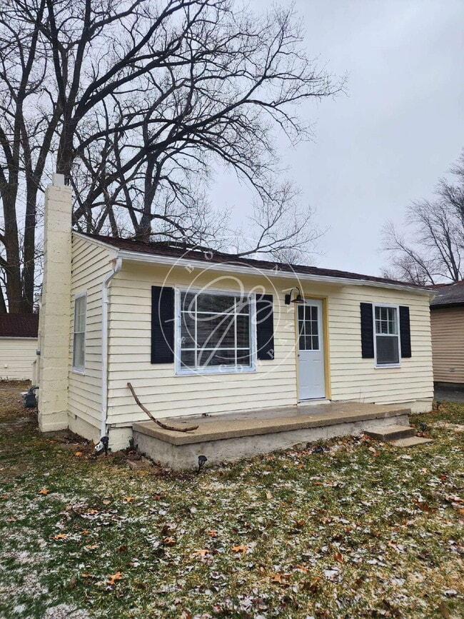 Building Photo - "Charming 2-Bedroom Retreat on Birkdale Road with Cozy 700 sq ft Layout in Toledo!"