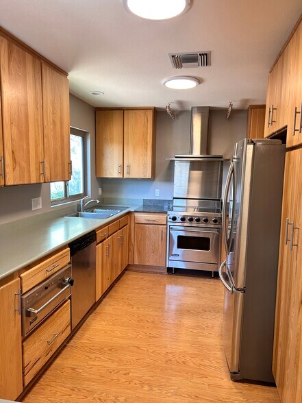 Kitchen - 5444 N La Casita Dr