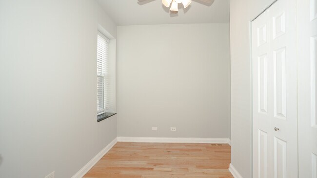 Building Photo - 3710 W Wrightwood Ave