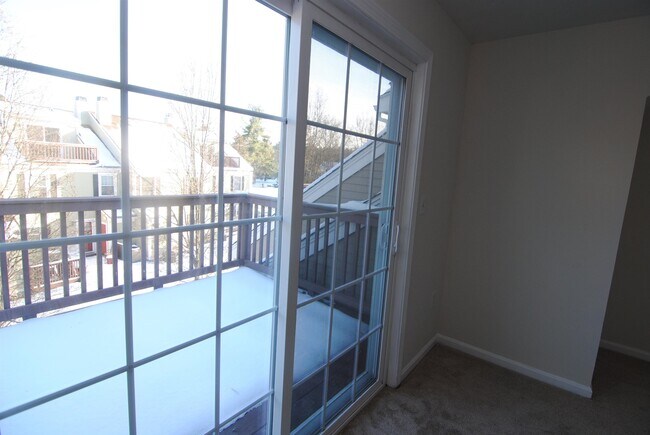 Building Photo - 18 Cadogan Way