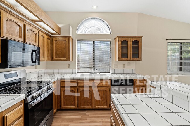 Building Photo - 8501 Yellowtail Way