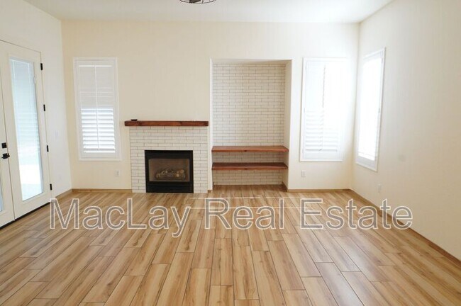 Building Photo - 1573 W Morelos St