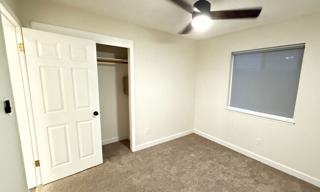 Building Photo - 8629 White Rock Dr