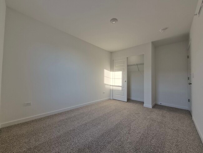 Building Photo - 2268 Barbera Dr