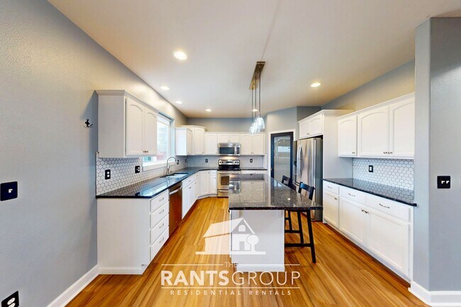 Building Photo - Updated Yelm Home with A/C, Bonus Room, and Fenced Yard!