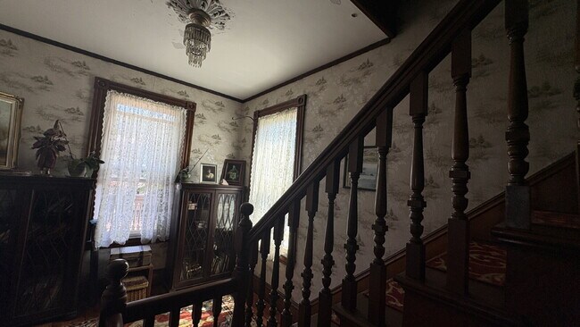 Building Photo - Stunning 3BR + Office Victorian Home with 6 Off-Street Parking Spaces – Flexible Mid- to Long-Ter...
