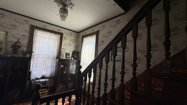 Building Photo - Stunning 4BR Victorian Home with 6 Off-Street Parking Spaces – Flexible Mid- to Long-Term Rental ...