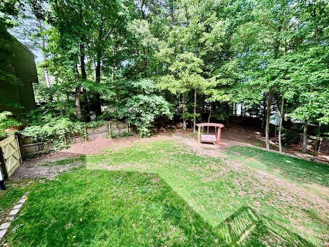 Building Photo - 4 bedroom/ 2.5 bathroom- Village Square of Williamsburg