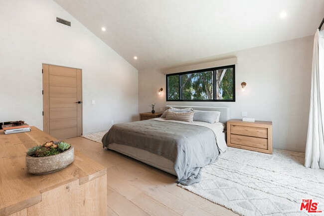 Building Photo - 6450 Surfside Way