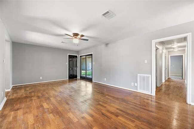 Building Photo - 4014 Mona Lee Ln