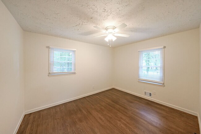 Building Photo - 1769 Hammond Woods Cir SW