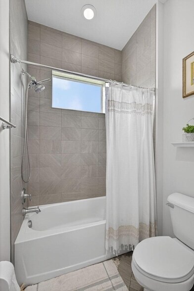 Building Photo - 15953 Whippoorwill Cir