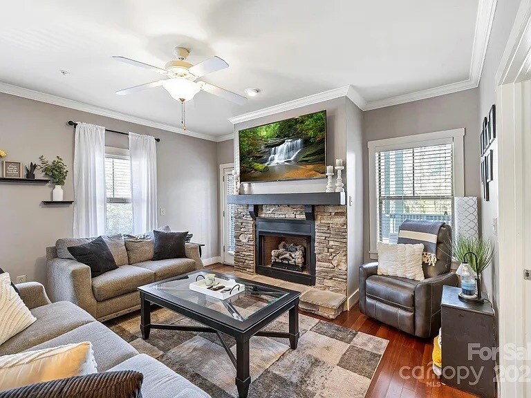 Building Photo - 9 Kenilworth Knls