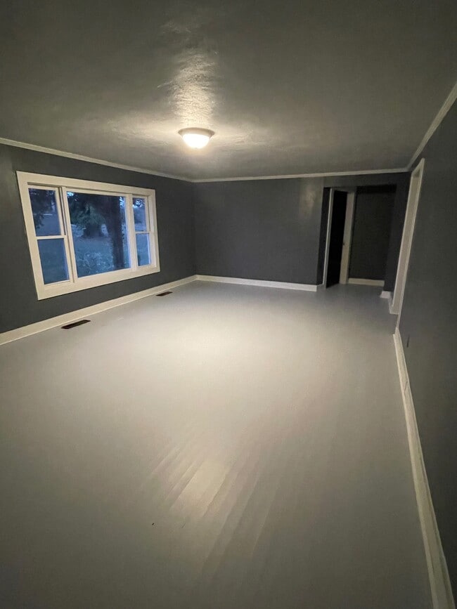 Building Photo - 13958 Bainbridge Rd