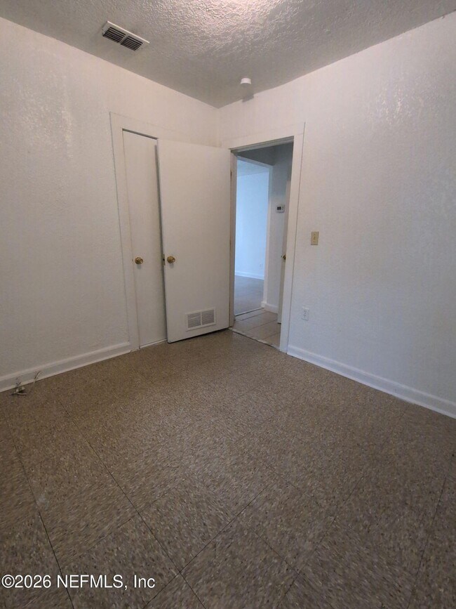Building Photo - 1454 Winthrop St
